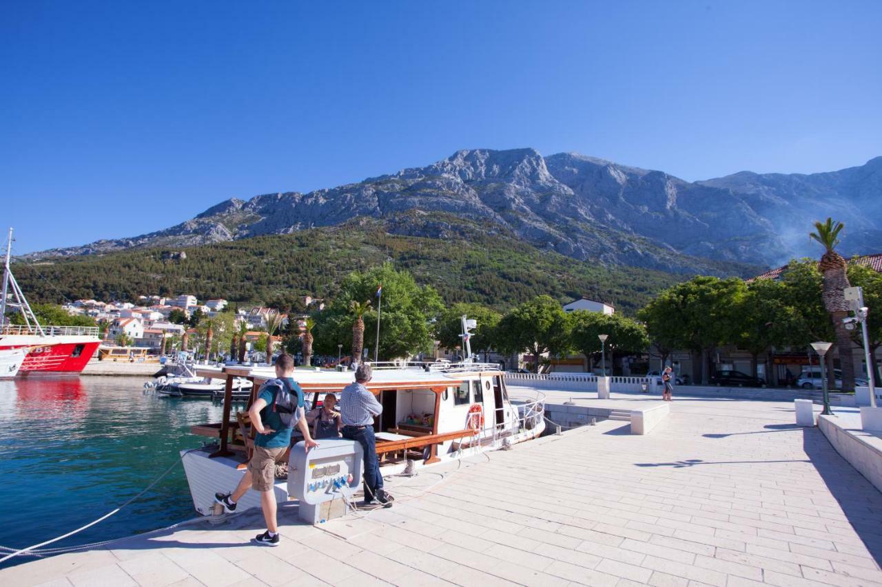 Apartments Mia Baška Voda Buitenkant foto