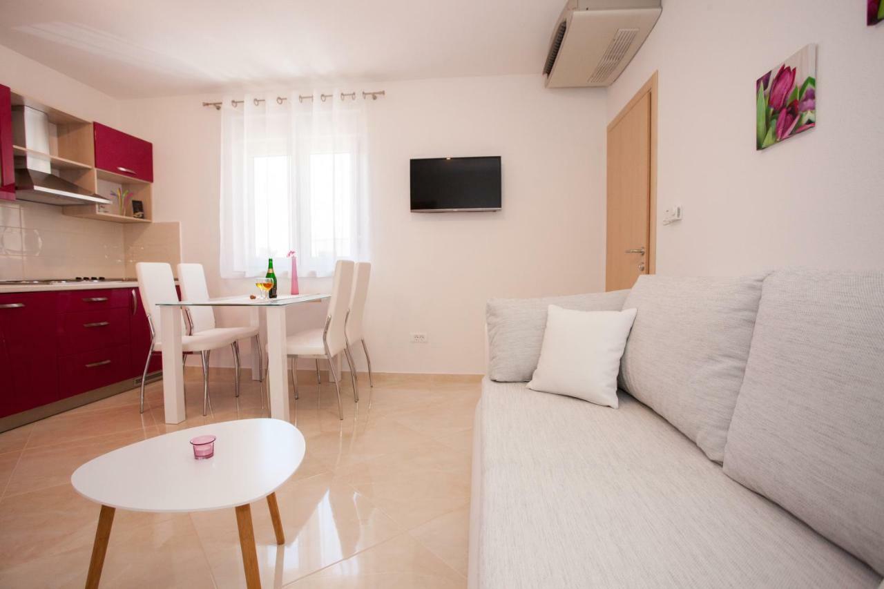 Apartments Mia Baška Voda Buitenkant foto