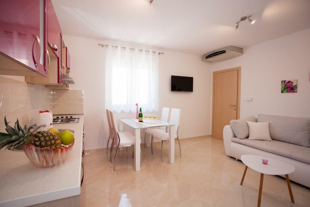 Apartments Mia Baška Voda Buitenkant foto