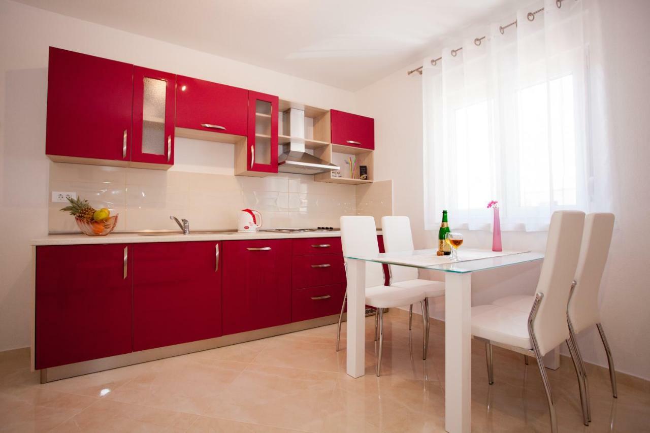Apartments Mia Baška Voda Buitenkant foto